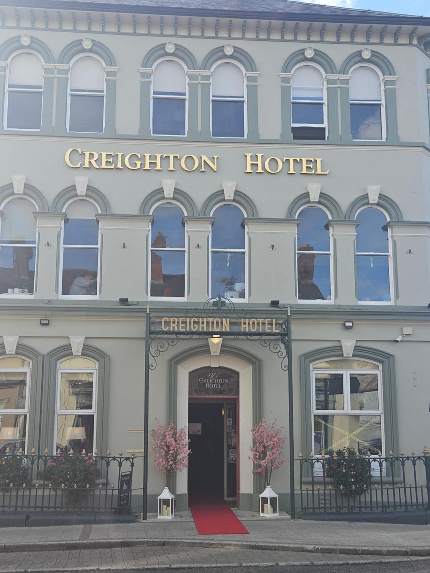 Creighton Hotel Clones Екстериор снимка