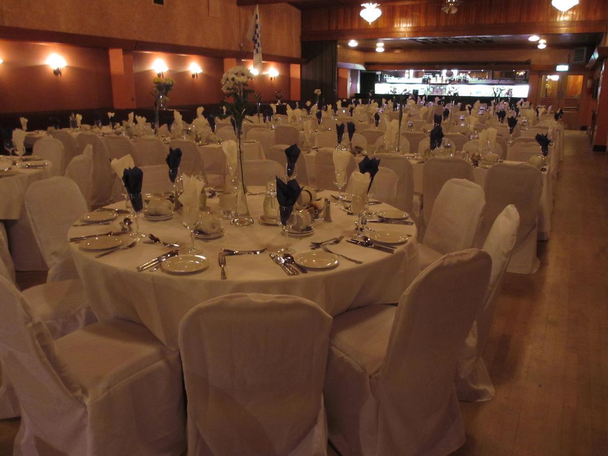 Creighton Hotel Clones Екстериор снимка